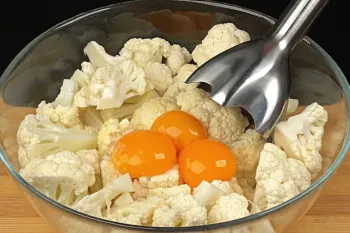 طرز تهیه پیتزا با کلم و تخم مرغ