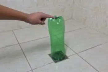 از بین بردن بوی بد و گرفتگی فاضلاب حمام با بطری نوشابه