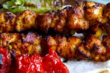 آموزش کباب مرغ ترکی (تاووک شیش): طعمی اصیل و بینظیر