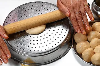 طرز تهیه نان صبحانه کلاسیک با مواد ارزان و خانگی