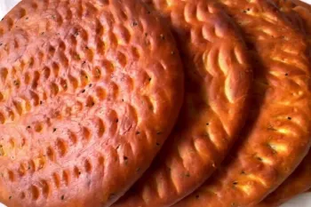 طرز تهیه نان کوماج محلی فوق العاده خوشمزه و ساده