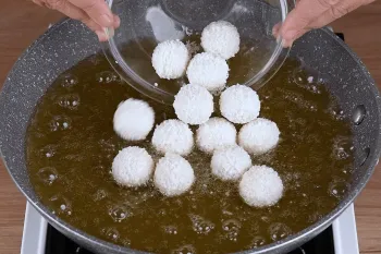 طرز تهیه کیک عصرانه ساده و خوشمزه با موادی که تو یخچال دارید