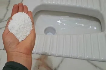 روش طبیعی برای از بین بردن لک و رسوبات آهکی توالت / تا ماهها نیاز به شستشو ندارد