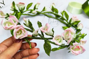 آموزش ساخت تاج گل رمانتیک با روبان ساتن در چند مرحله ساده
