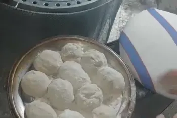 طرز تهیه نان تنوری به روش سنتی در خانه