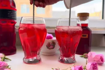 شربت گل محمدی / طرز تهیه شربت گل محمدی شفاف + راز نگهداری آن