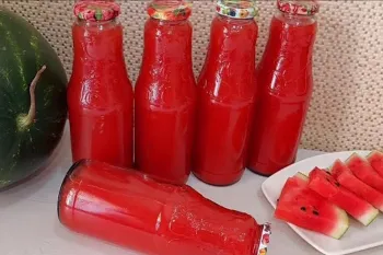 طرز تهیه و نگهداری از آب هندوانه تازه / تا ۱ سال آب هندوانه تازه داشته باش