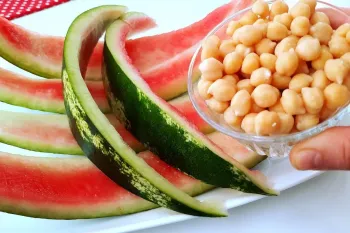 پوست هندوانه + نخود / روشی مدرن و متفاوت برای تهیه ترشی با پوست هندوانه