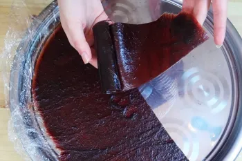 طرز تهیه لواشک ترش ورقه ای و ضخیم بدون نیاز به آفتاب
