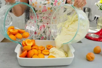 طرز تهیه کیک زردآلو / دستور پخت سریع و آسان کیک با زردآلو