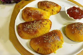پیراشکی گوشت و قارچ با خمیر همه کاره و جادویی