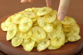 طرز تهیه چیپس موز ترد در ۱۰ دقیقه : بدون نیاز به سرخ کردن
