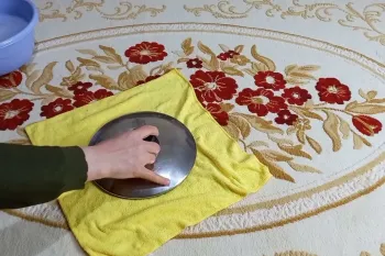 نحوه شستن و تمیز کردن فرش بدن نیاز به قالیشویی