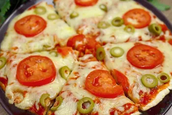 طرز تهیه پیتزا در ۵ دقیقه بدون نیاز به فر
