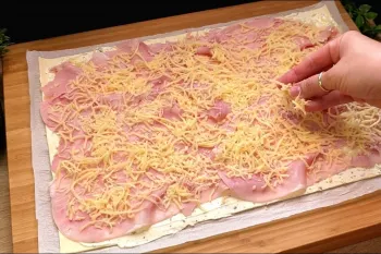 طرز تهیه میان وعده پفکی با پنیر و ژامبون