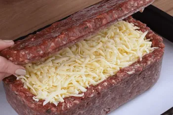 آموزش کامل طرز تهیه کیک گوشت چرخ کرده مجلسی