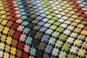 آموزش قدم به قدم بافت مربعی رنگی برای پتو و شال مبل
