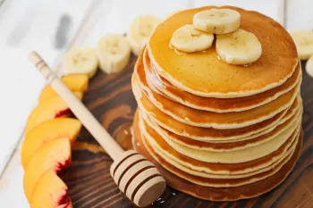 طرز تهیه پنکیک ساده و سریع برای صبحانه ایرانی