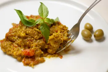 طرز تهیه میرزا قاسمی شمالی کبابی در فر به روش آسان