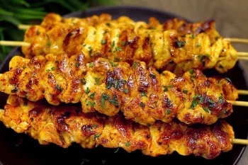 طرز تهیه جوجه کباب در ماهیتابه / بدون منقل و زغال جوجه درست کنید
