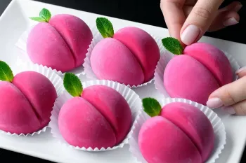 طرز تهیه موچی ژاپنی با توت ها | خوشمزه ترین دسر دنیا