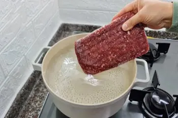 گوشت چرخ کرده را در آب جوش بیندازید : طرز تهیه کوفته قلقی بدون وا رفتن و له شدن