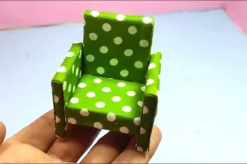 نحوه ساخت مبل مینیاتوری با خورده پارچه و مقوا