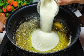 آرد را مستقیم در روغن بریزید / دسر سریع و راحت برای چای عصرانه