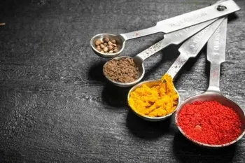 نحوه آزادسازی عطر انواع ادویه برای غذاهای خورشتی و پلویی