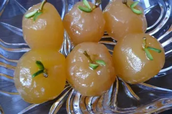 طرز تهیه مربای سیب درسته با درخشش طلایی و عطر ویژه (با اندازه مواد لازم)