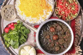 طرز تهیه قرمه سبزی جا افتاده خانگی ایرانی با مهم ترین نکات پخت