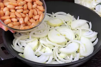 طرز تهیه غذای سریع با لوبیا در ۲۰ دقیقه؛ سیرکننده و اقتصادی