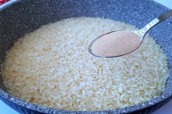 برنج را به مخمر اضافه کنید / طرز تهیه غذایی سریع و خوشمزه