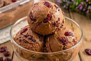طرز تهیه بستنی شکلاتی سالم با جو دوسر و خرما. بدون خامه، بدون شکر و بسیار خوشمزه