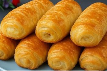 آرد + آب: طرز تهیه پیراشکی گوشت با خمیر نرم و لایه ای