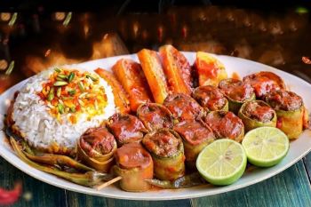 طرز تهیه رول کدو سبز مجلسی با گوشت چرخ کرده؛ غذایی شیک و خوشمزه برای مهمانی