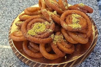 طرز تهیه مشبک سوری ترد و خوشمزه؛ شیرینی ترد و بازاری به روش آسان