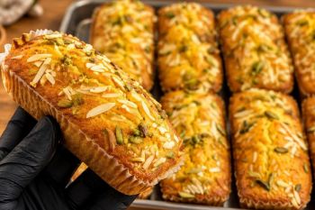 دیگه برای تغذیه مدرسه کیک بازاری نخر! بافت اسفنجی و بدون نیاز به همزن برقی