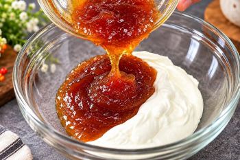 طرز تهیه کیک خانگی با ماست یونانی فقط در ۵ دقیقه