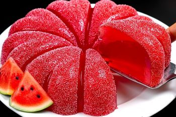 طرز تهیه ژله سریع و فوری هندوانه و شیر