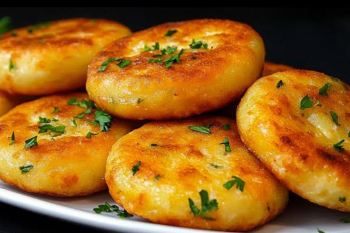 طرز تهیه کوکو اقتصادی با ۵ تا سیب زمینی و ۲ تا تخم مرغ