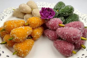 طرز تهیه شیرینی توت خانگی با رنگ طبیعی ویژه نوروز
