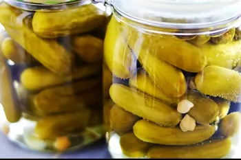 طرز تهیه خیارشور یک روزه بسیار ترد و خوشمزه با طعم خیارشورهای سوپرمارکت!