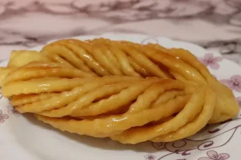 طرز تهیه باقلوا یا قریوش عربی آسان و خوشمزه