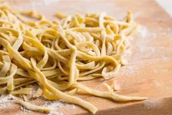 طرز تهیه خمیر پاستا آسان در خانه