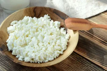 طرز تهیه پنیر کاتیج خانگی رژیمی و سالک