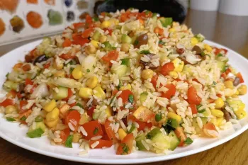 طرز تهیه سالاد برنج یک غذای سالم و خوشمزه