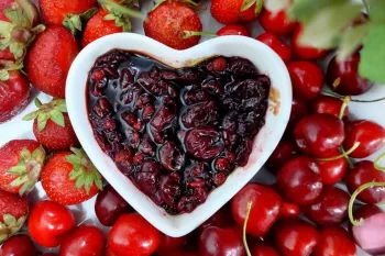 آموزش تهیه ترشک آلبالو تازه