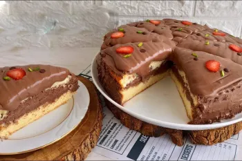 طرز تهیه کیک شکلاتی با شیرعسلی