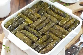 یک ترفند ساده و سریع: آسانترین راه پیچیدن دلمه برگ مو